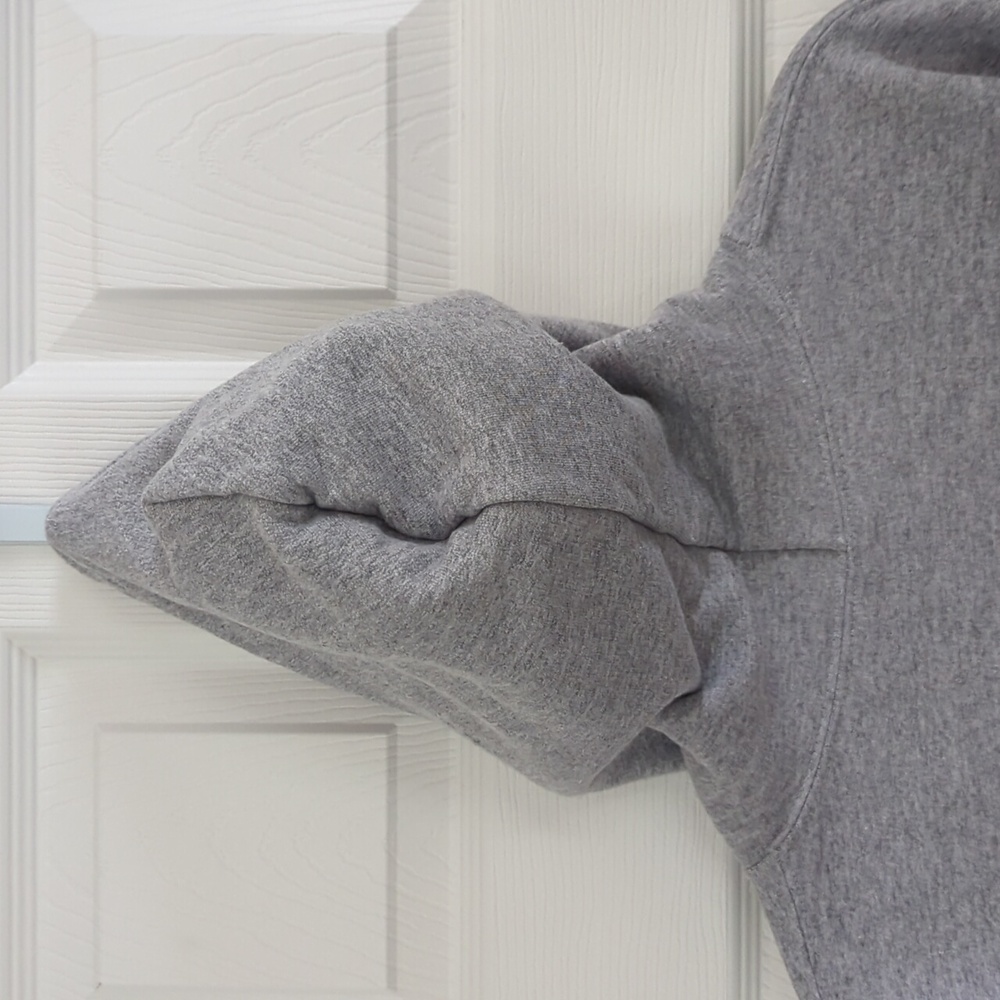 Sz.M Chick-Fil-A Gray Hoodie .. Kangaroo Style Hoodie w Front Pocket - Picture 8 of 9